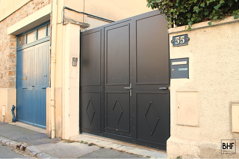 Porte avec motif losange créée par BHF