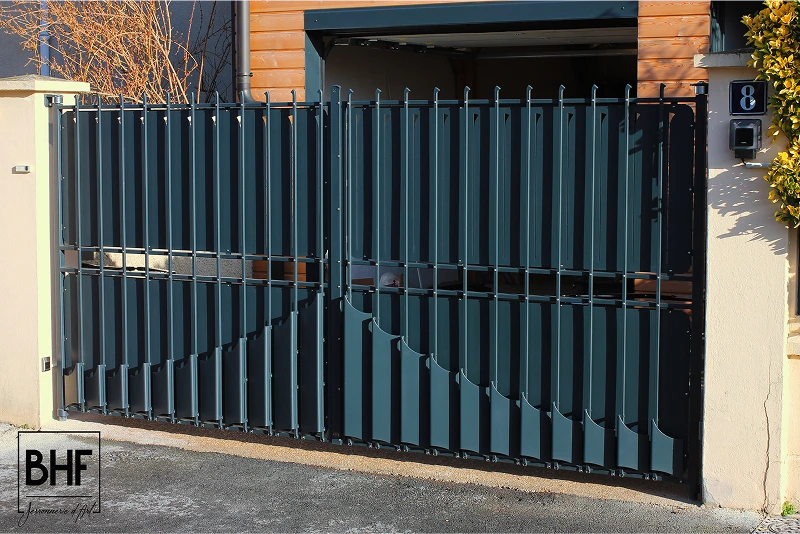 Portail bleu créé par BHF